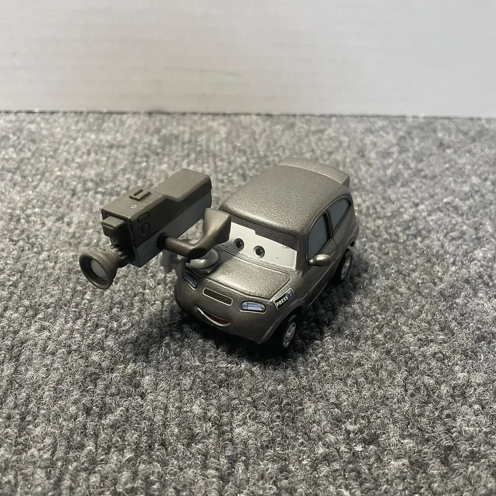 Disney Pixar Cars Press Cameraman Diecast 1:55 Mattel Gray DHL04 Toy Figure